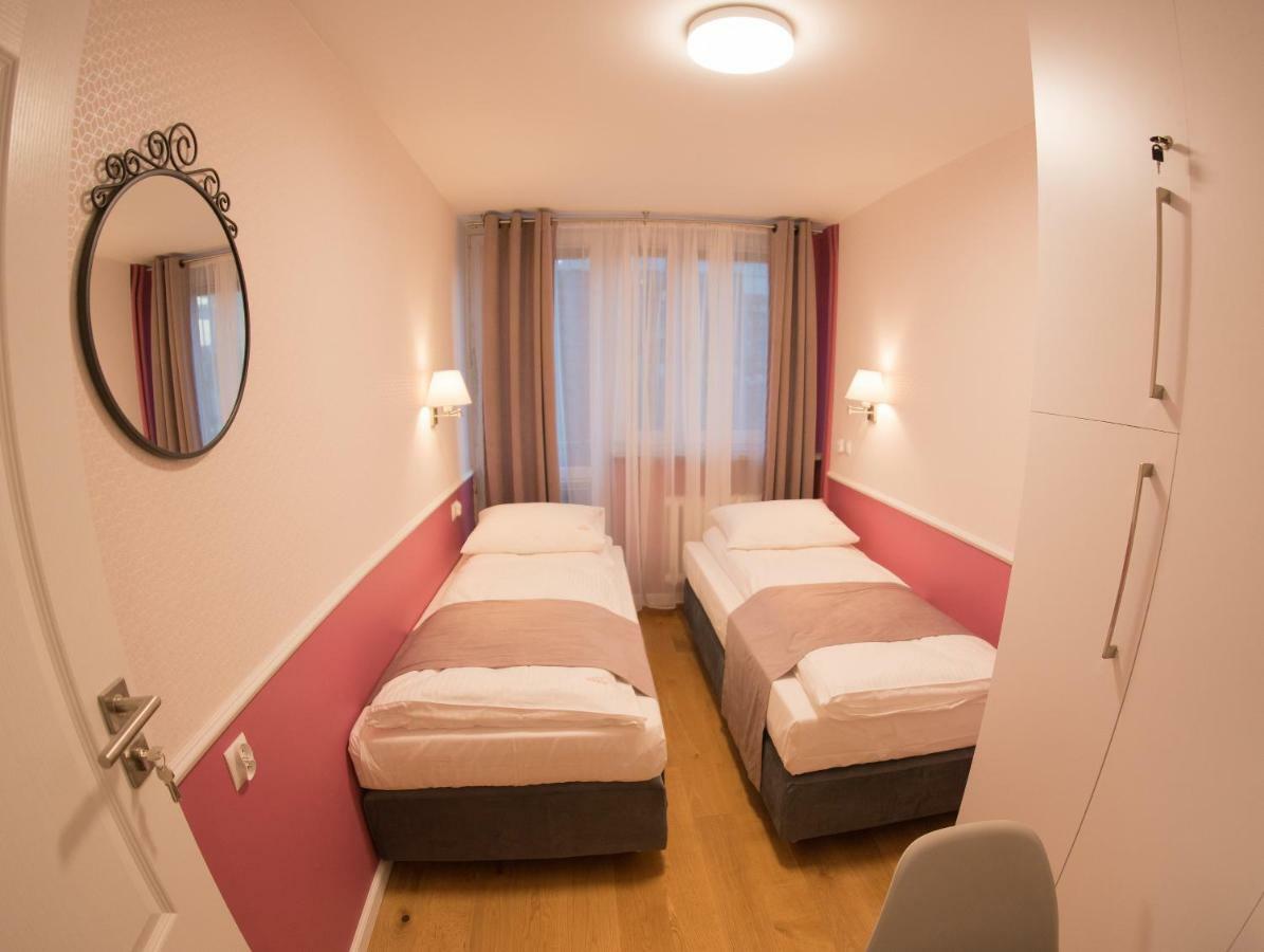 Apartament Hotel Grzybowska 9 วอร์ซอ ภายนอก รูปภาพ