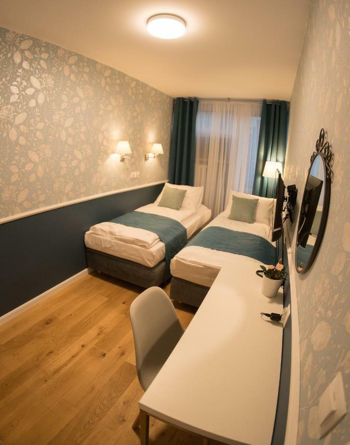 Apartament Hotel Grzybowska 9 วอร์ซอ ภายนอก รูปภาพ